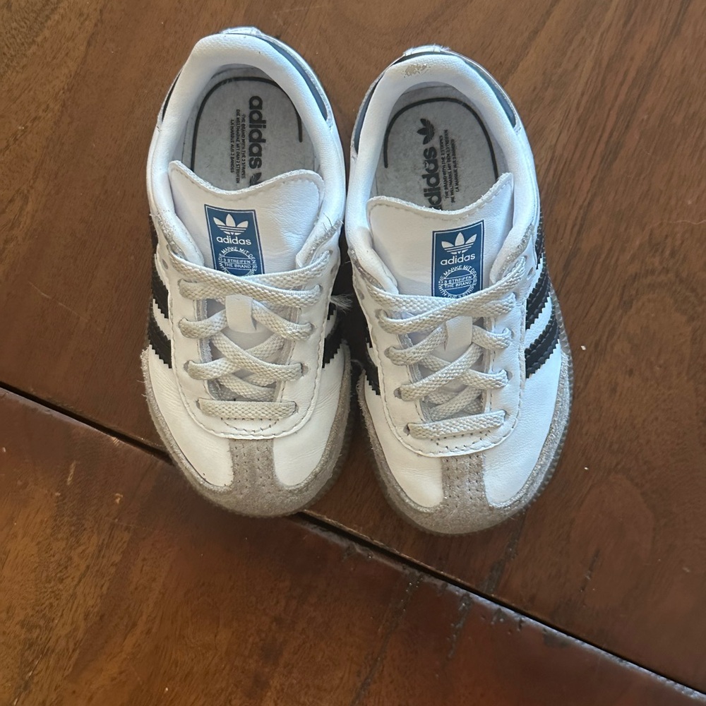 Adidas Sambas